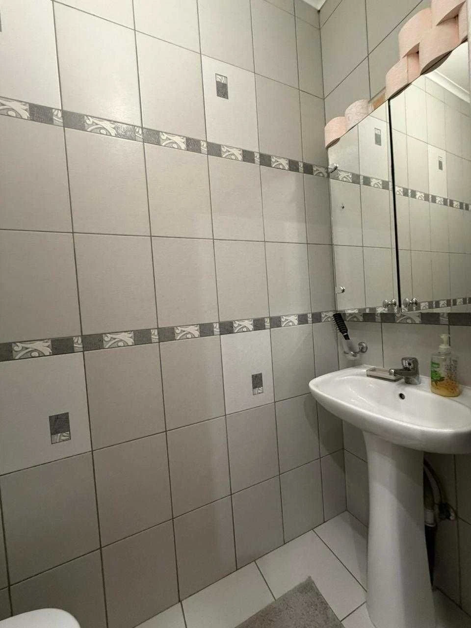 3 комнатная в центре напротив 11 школы. Новостройка – 82 м². Ле