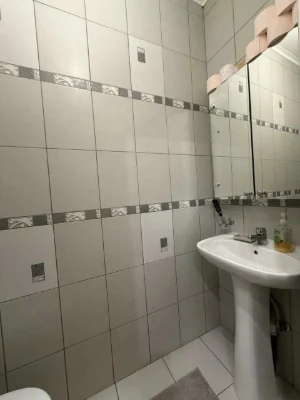 3 комнатная в центре напротив 11 школы. Новостройка – 82 м². Ле