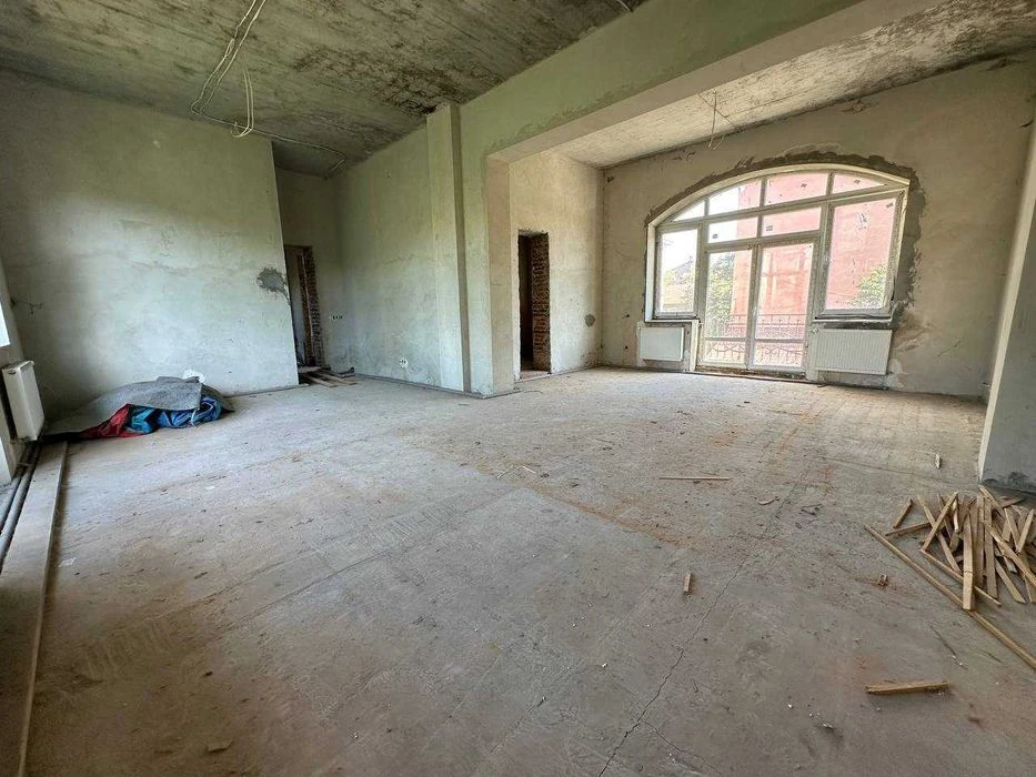 Ексклюзивна багаторівнева квартира 377,6 м² біля парку Шевче