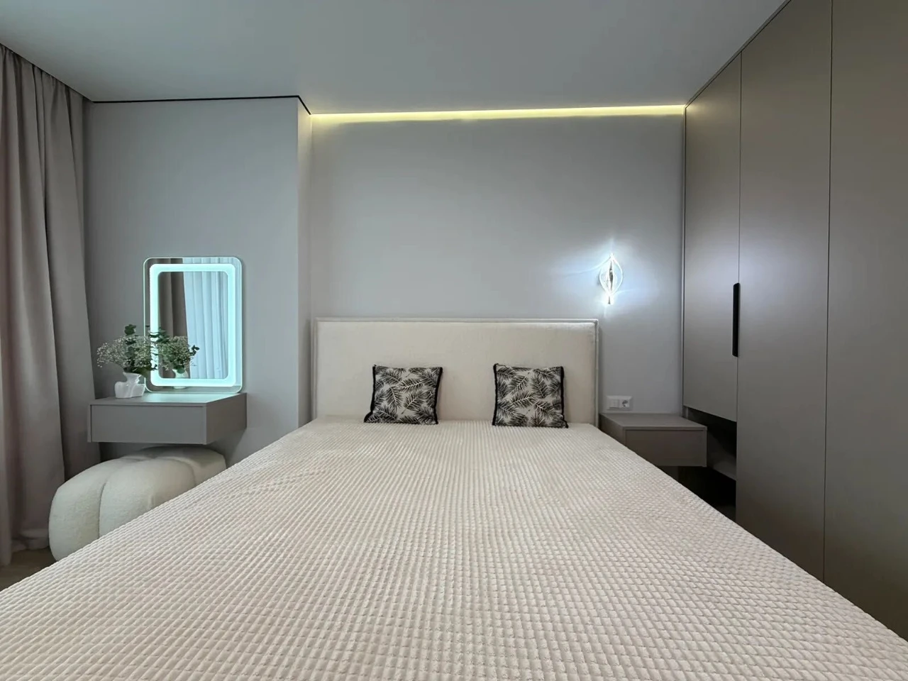 Two-room apartment in the center with a balcony in a prestigious residential area