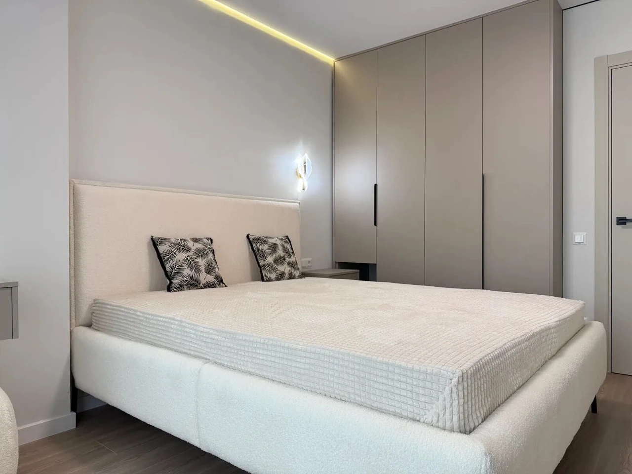 Two-room apartment in the center with a balcony in a prestigious residential area
