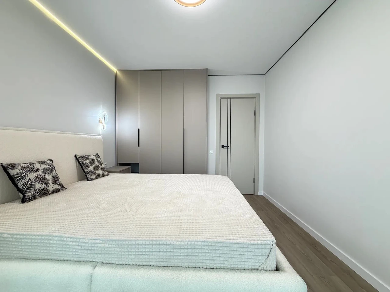 Two-room apartment in the center with a balcony in a prestigious residential area