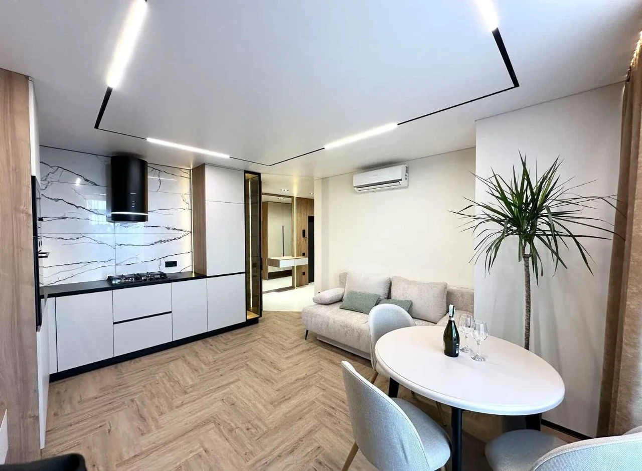 Sale of a stylish 1-room apartment + kitchen-living room in the Family P residential complex
