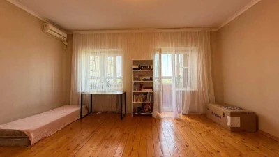 3-room apartment with panoramic views of the lake and mountains in this