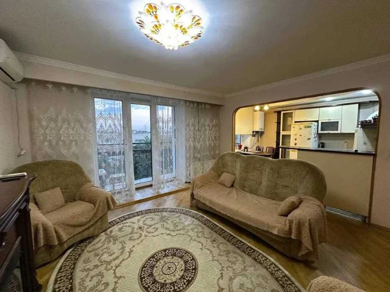 Продаж великої 3 кімнатної вул. Галицька