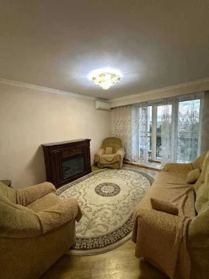 Продаж великої 3 кімнатної вул. Галицька