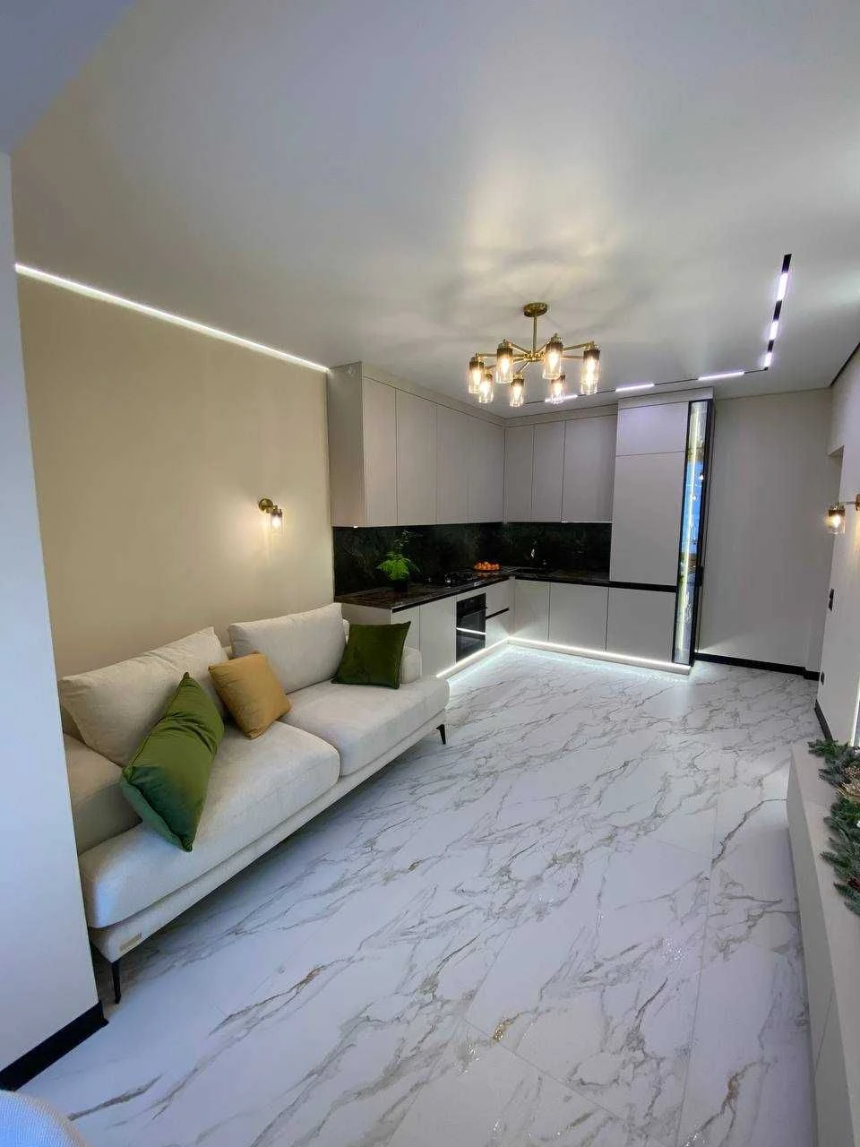 Sale of a stylish 2-room apartment in the residential complex "Lypky"