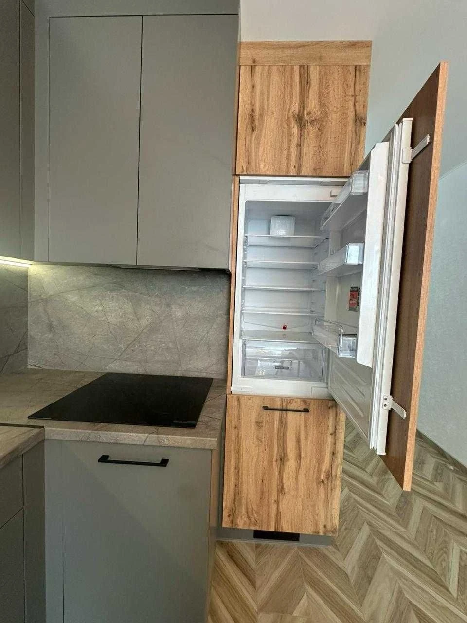 Продається 1-кімнатна квартира з дизайнерським ремонтом у зд