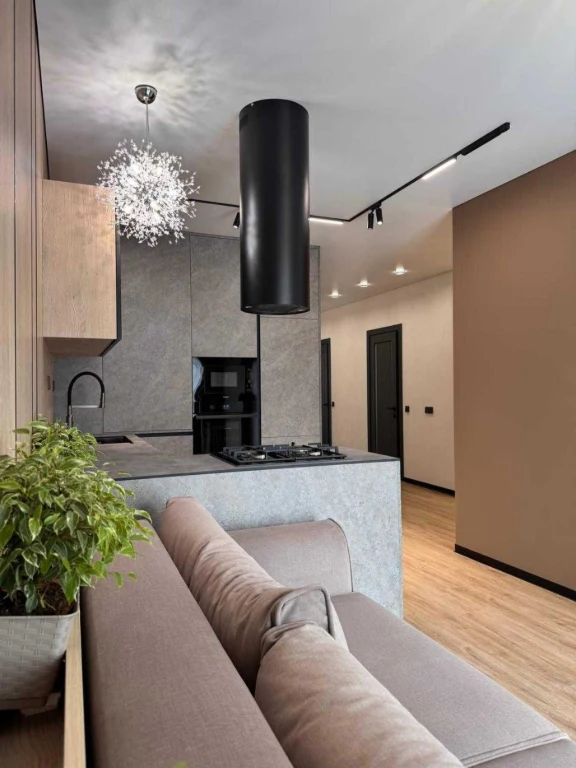 Sale of an exclusive 3-room apartment with designer renovation