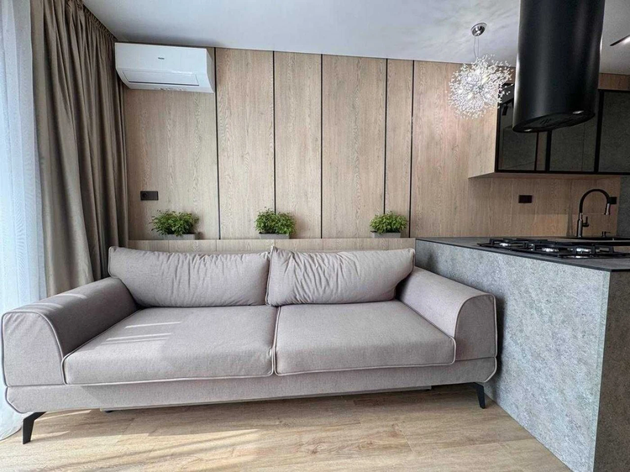 Sale of an exclusive 3-room apartment with designer renovation