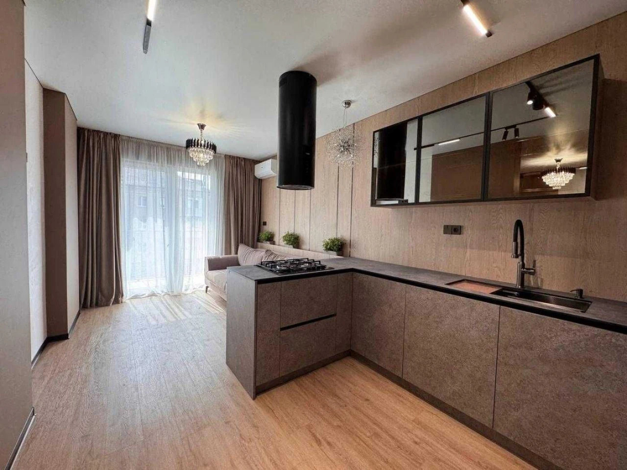 Sale of an exclusive 3-room apartment with designer renovation