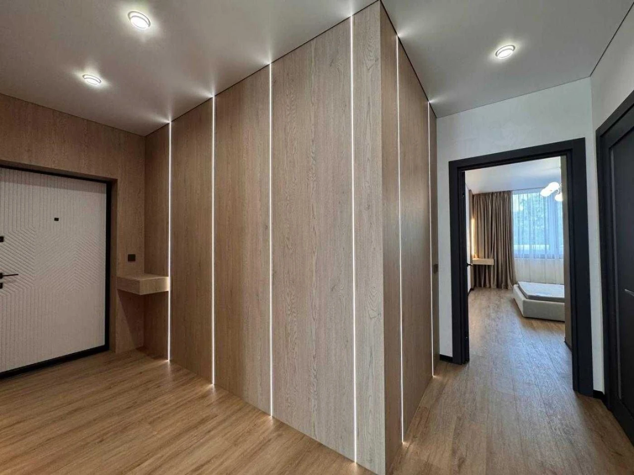 Sale of an exclusive 3-room apartment with designer renovation