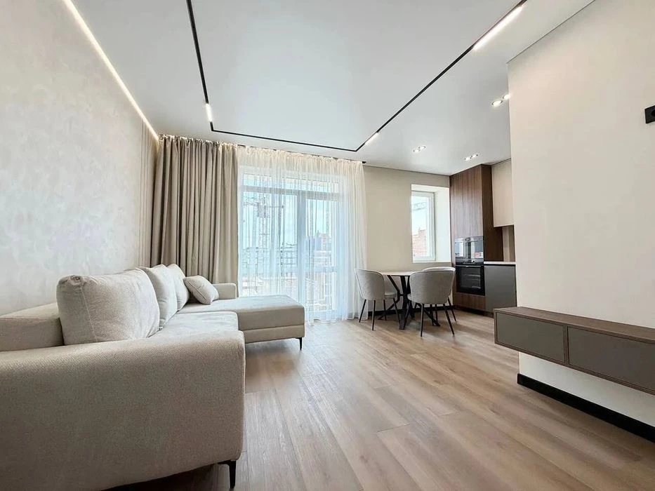 Luxurious 2-room apartment with a balcony in the residential complex Lipki 2
