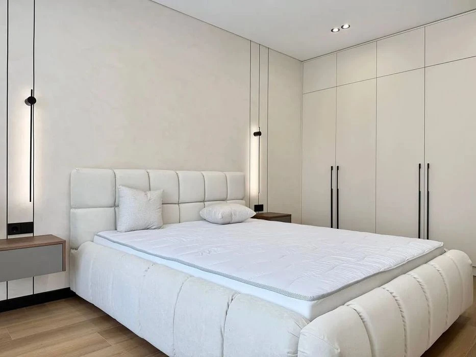 Luxurious 2-room apartment with a balcony in the residential complex Lipki 2