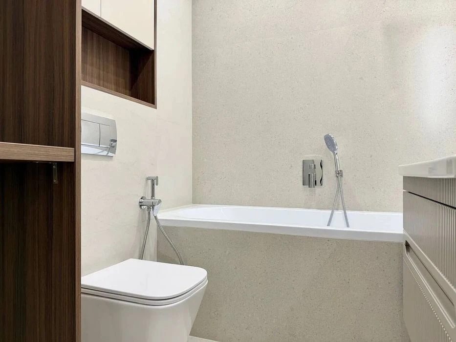 Luxurious 2-room apartment with a balcony in the residential complex Lipki 2