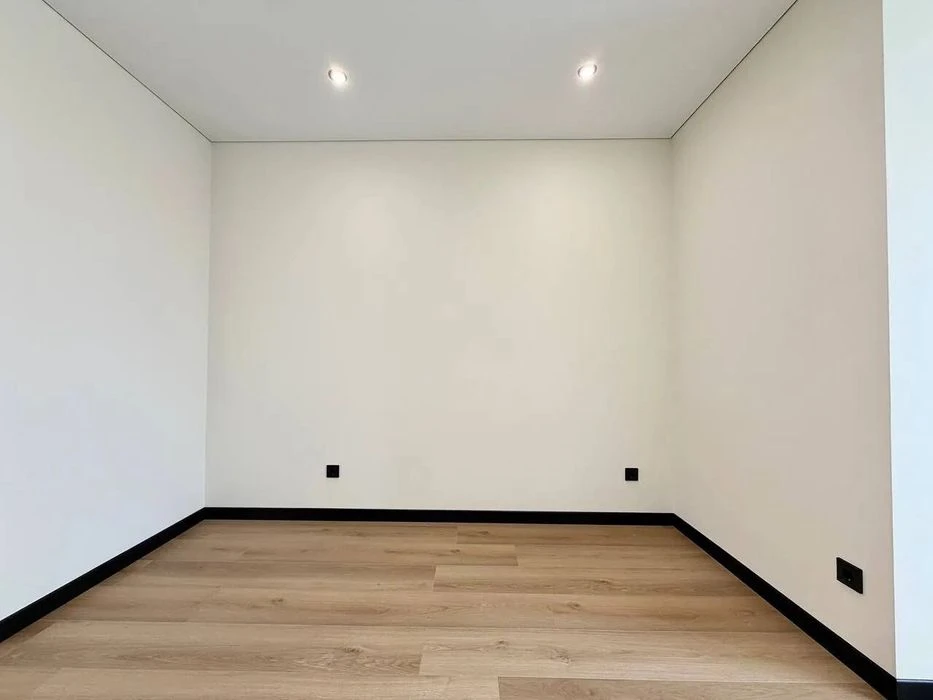 Luxurious 2-room apartment with a balcony in the residential complex Lipki 2
