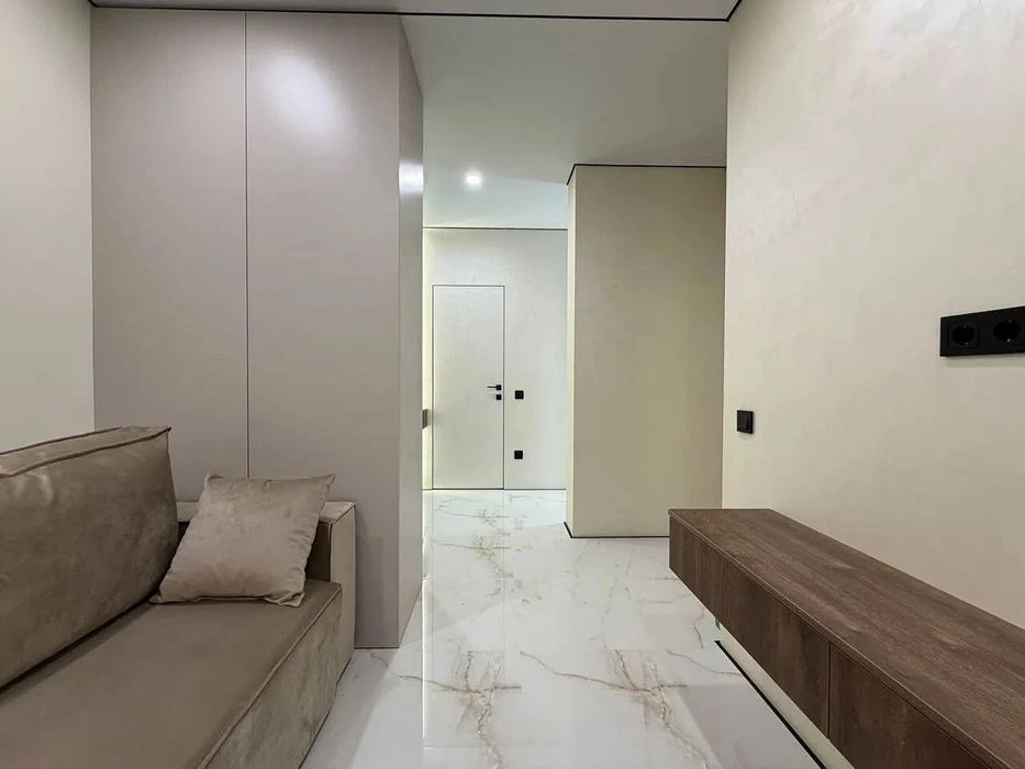 The cheapest one-room apartment in the Manhattan residential complex near the lake 45