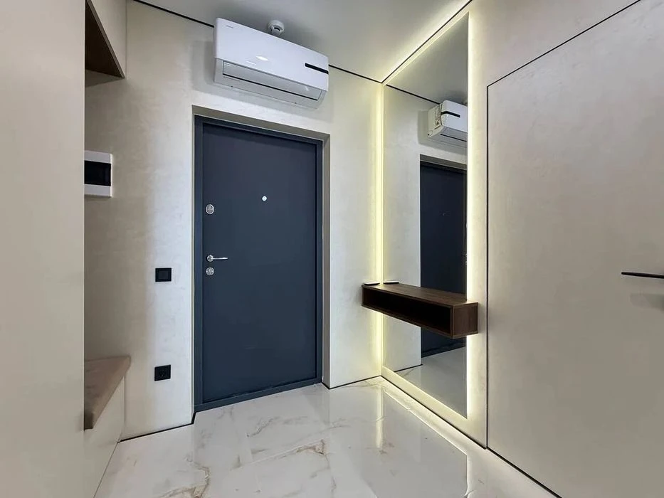 The cheapest one-room apartment in the Manhattan residential complex near the lake 45