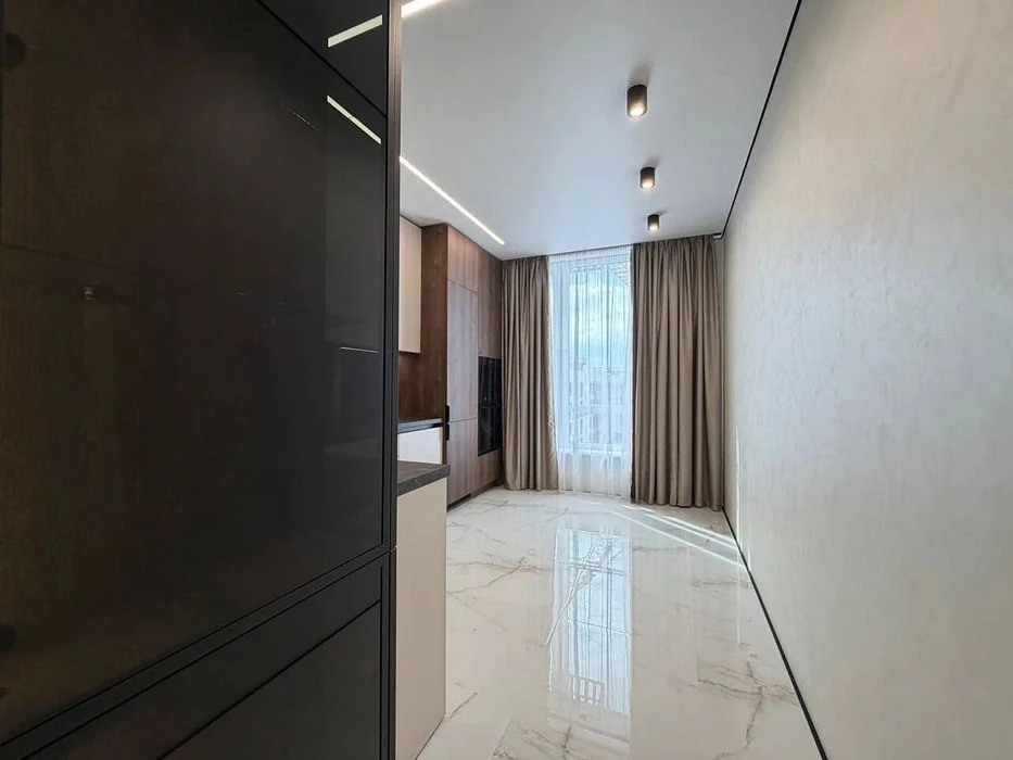The cheapest one-room apartment in the Manhattan residential complex near the lake 45