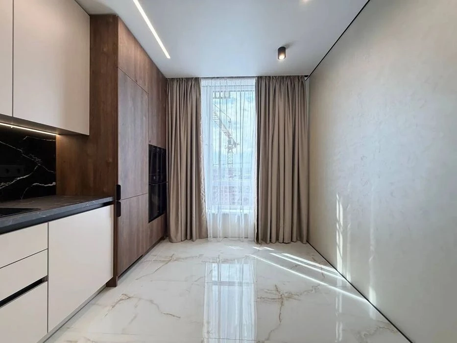 The cheapest one-room apartment in the Manhattan residential complex near the lake 45