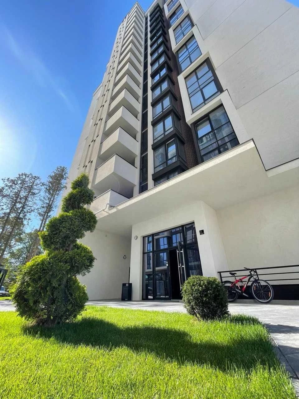 Продаж три кімнатної квартири в ЖК Манхетен Перша черга, обж