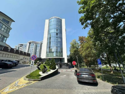 3 кімнатна з краєвидом на озеро ЖК Парус