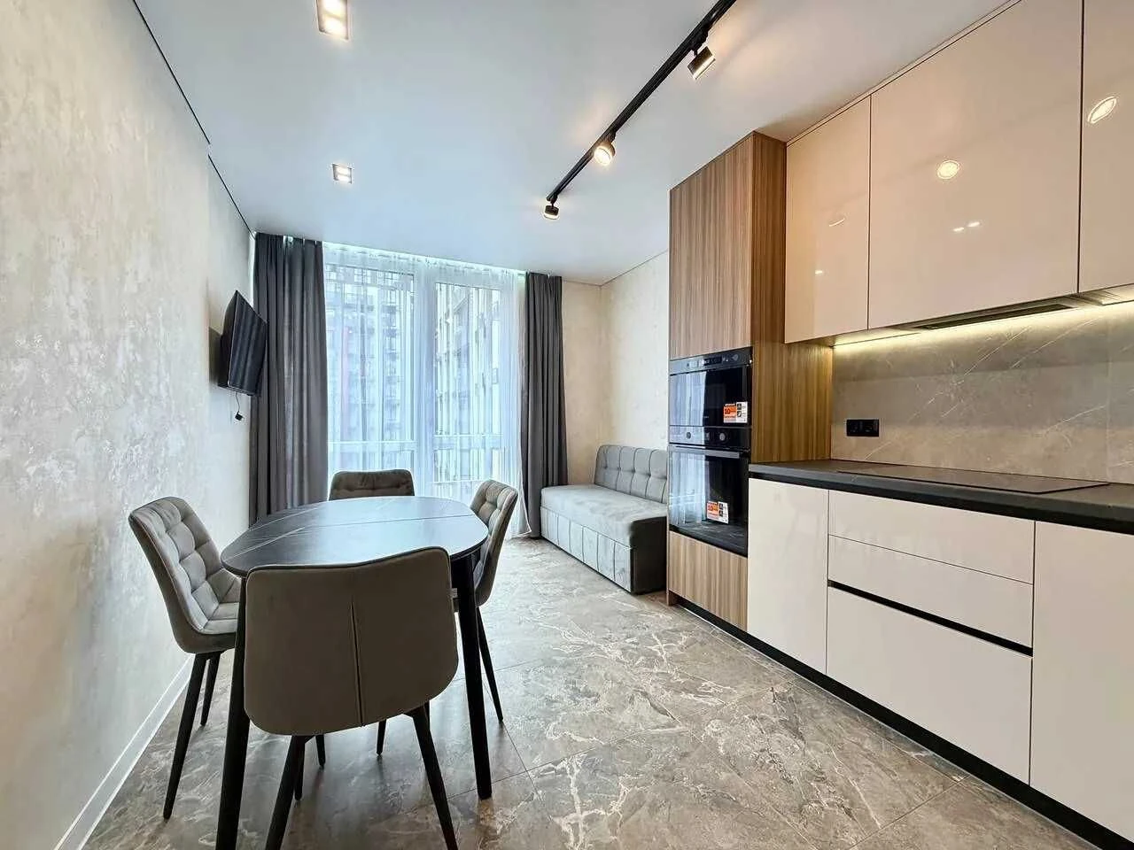 One-room apartment with renovation near the lake with a swimming pool on the ground floor