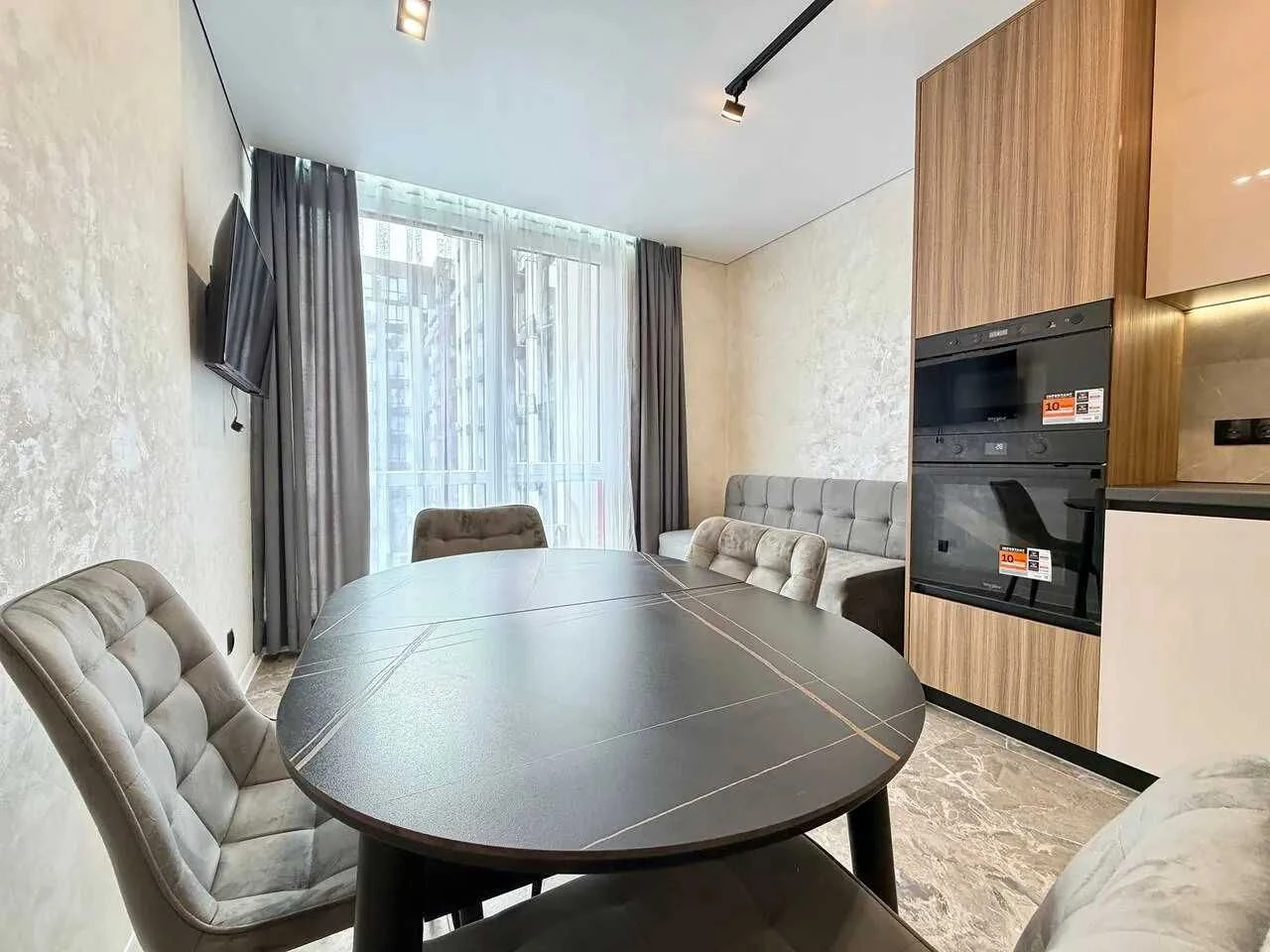 One-room apartment with renovation near the lake with a swimming pool on the ground floor