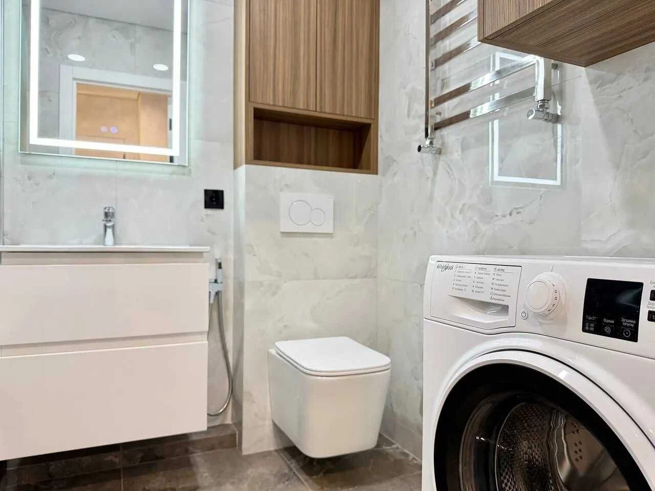 One-room apartment with renovation near the lake with a swimming pool on the ground floor
