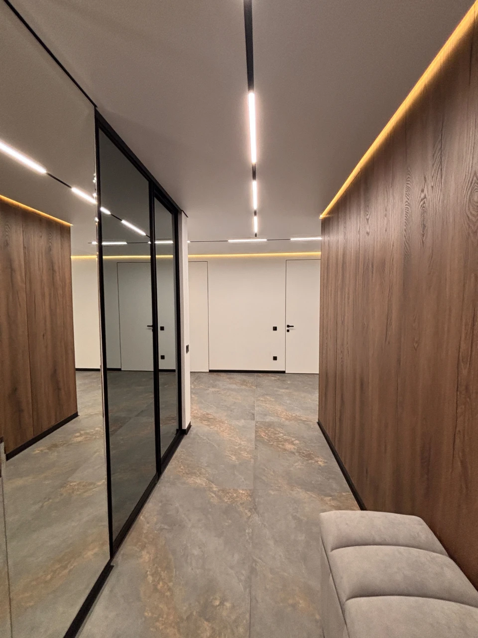 Продаж 3к квартири з якісним ремонтом та резервним живленням
