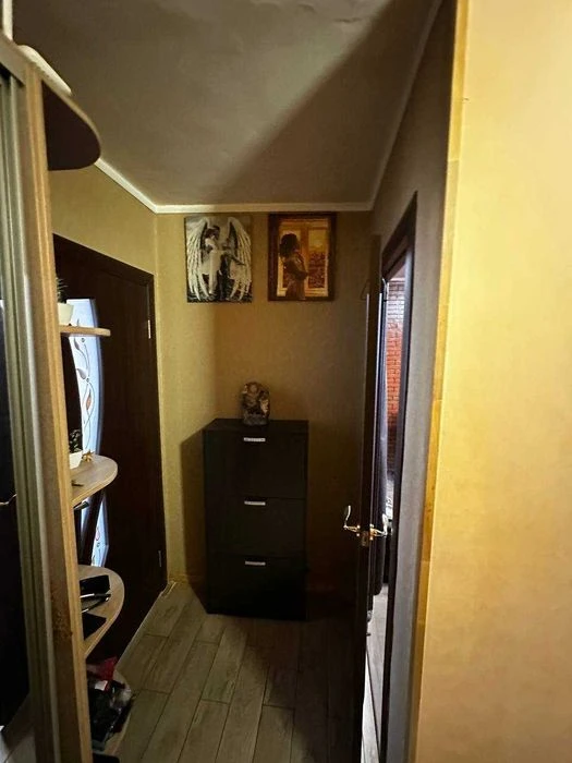 Продається простора двохкімнатна квартира у мікрорайоні Каск