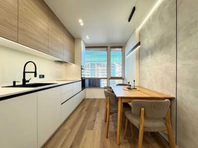 Стильна двокімнатна в центрі міста