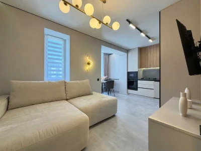 One-room apartment with a studio kitchen with expensive renovation!