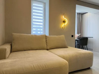 One-room apartment with a studio kitchen with expensive renovation!