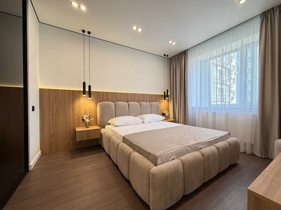 One-room apartment with a studio kitchen with expensive renovation!