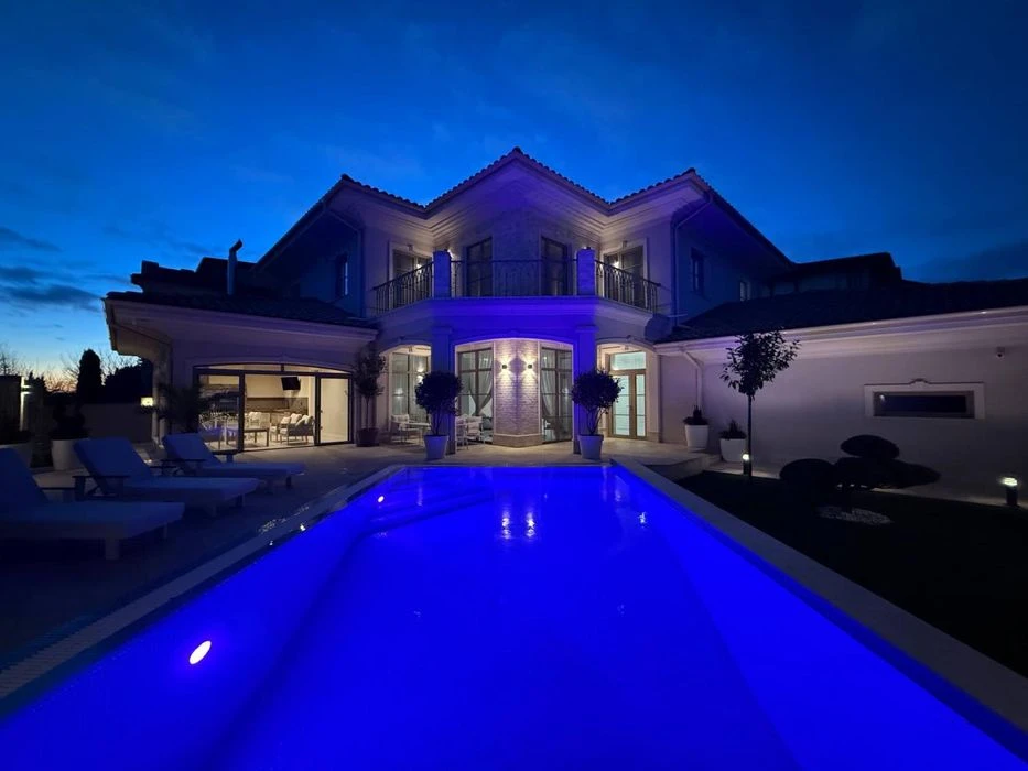 A stylish residence by the sea. Sauvignon