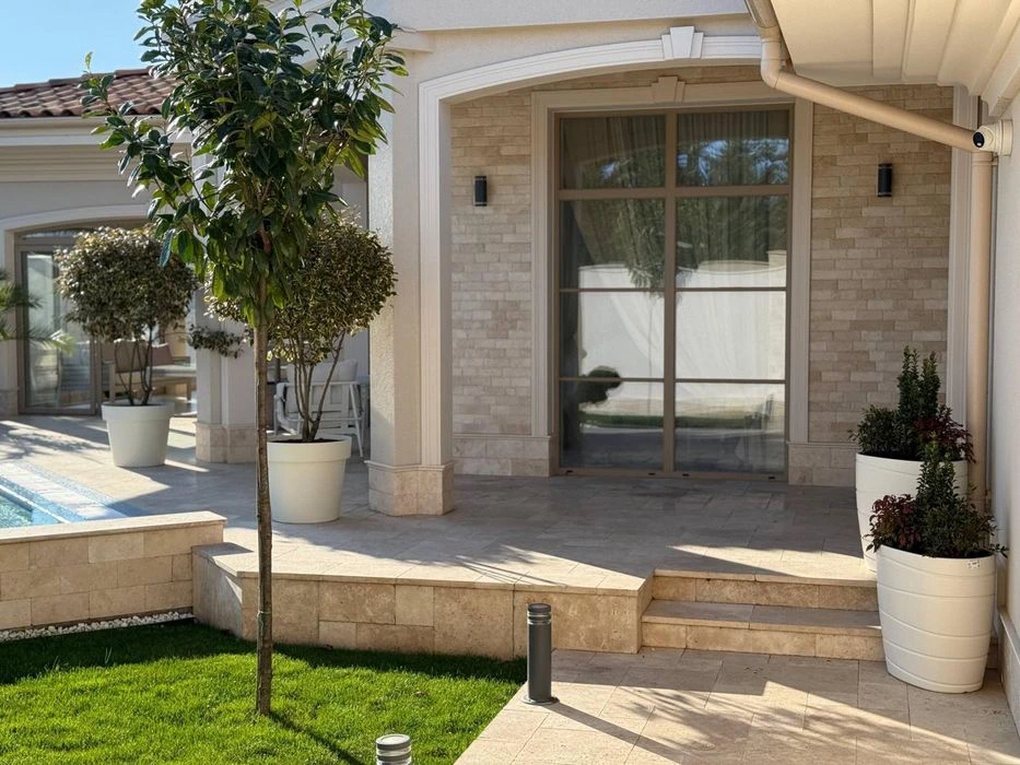A stylish residence by the sea. Sauvignon