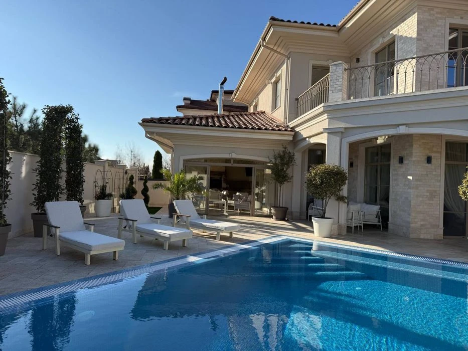 A stylish residence by the sea. Sauvignon