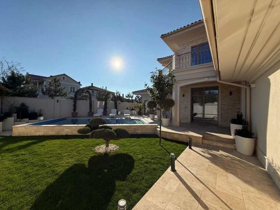 A stylish residence by the sea. Sauvignon
