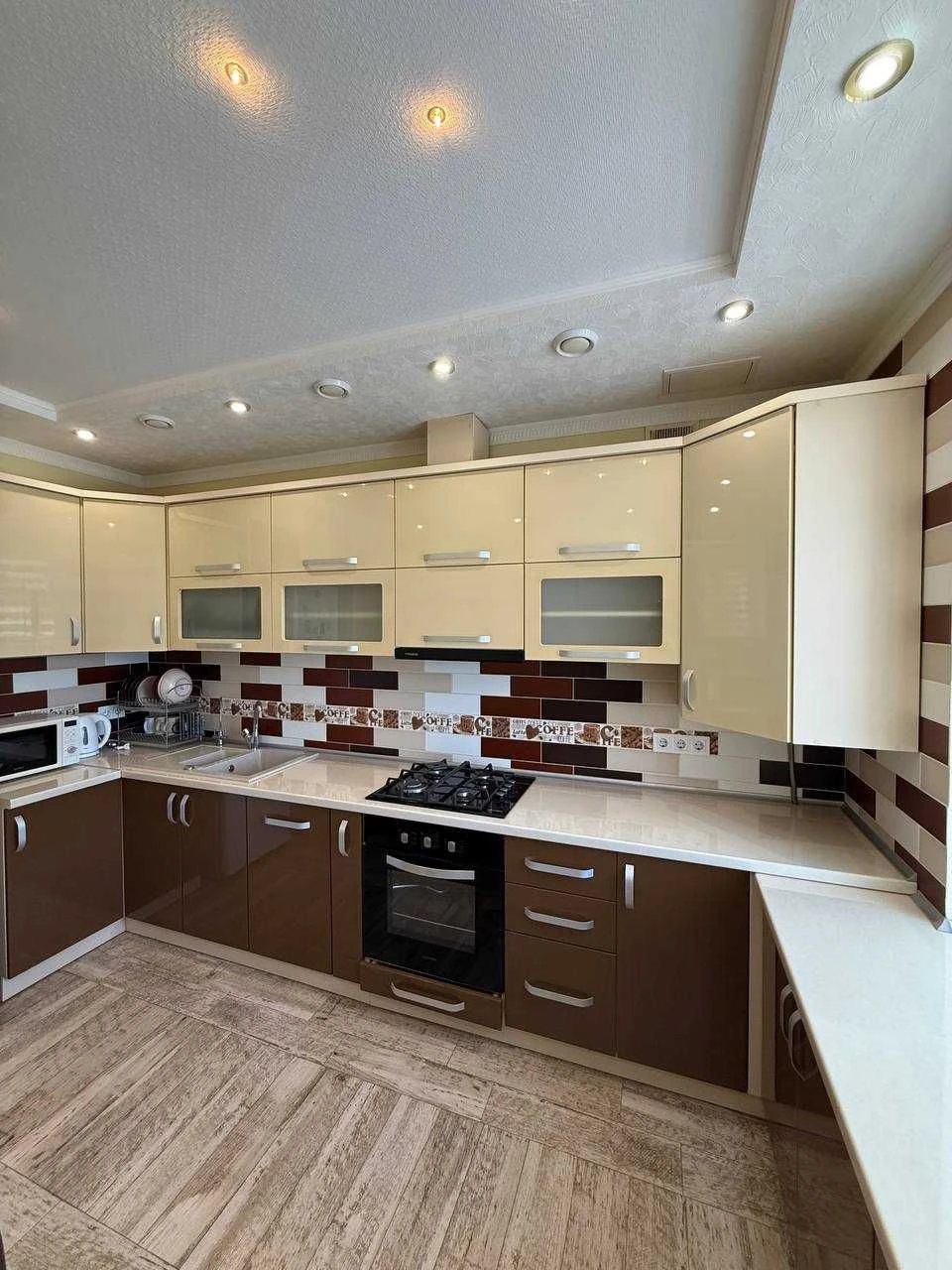 Large two-room apartment on Fedkovycha!