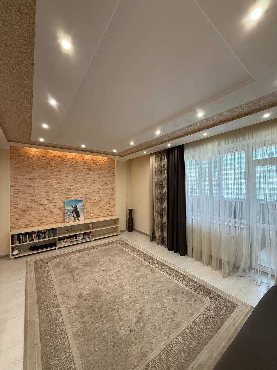 Large two-room apartment on Fedkovycha!