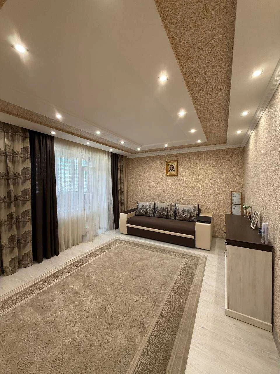 Large two-room apartment on Fedkovycha!