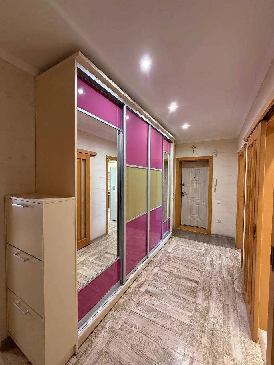 Large two-room apartment on Fedkovycha!