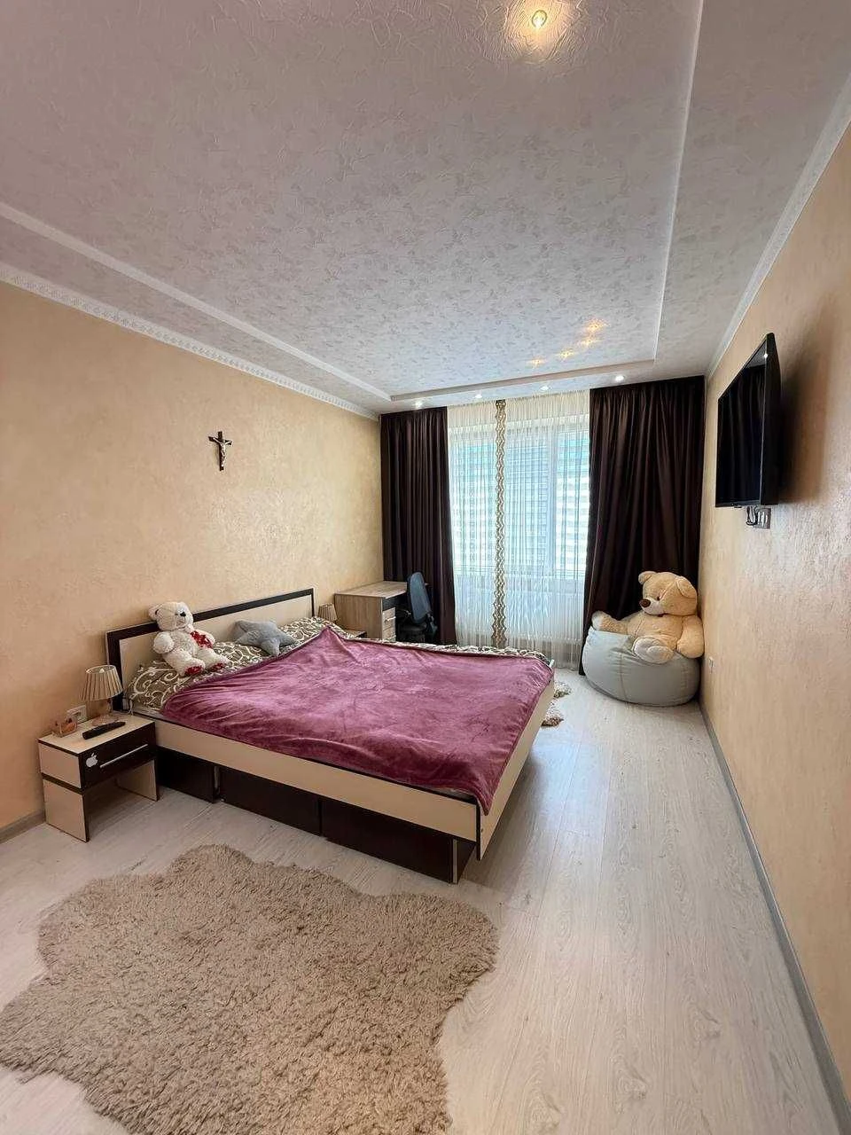 Large two-room apartment on Fedkovycha!