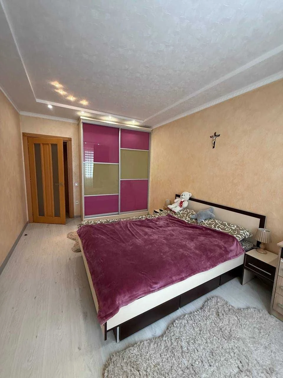 Large two-room apartment on Fedkovycha!