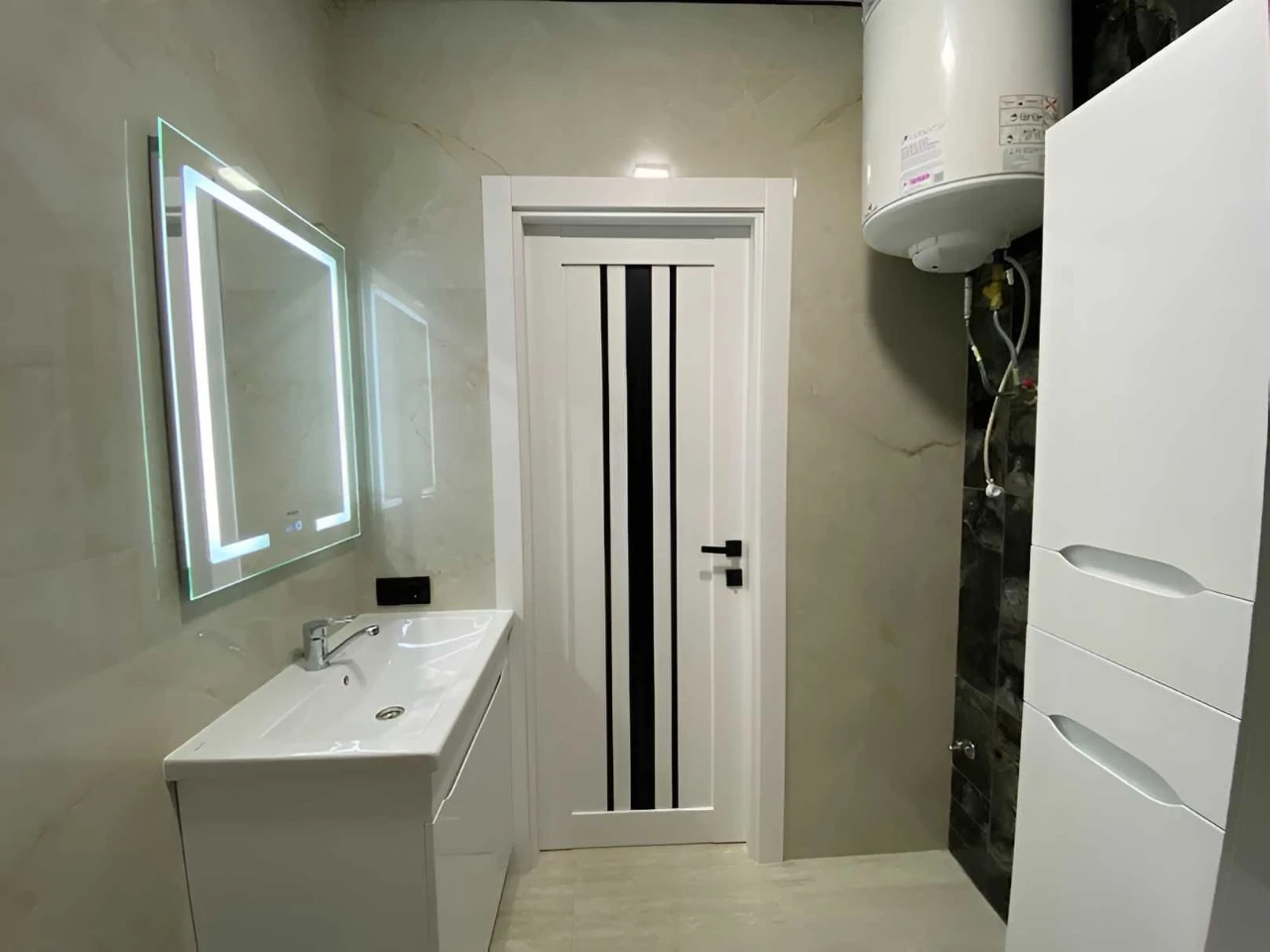 Sale of a 1-room apartment with renovation in a rented house