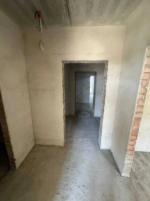 Продається 1-кімнатна квартира кухня-студія неподалік від це