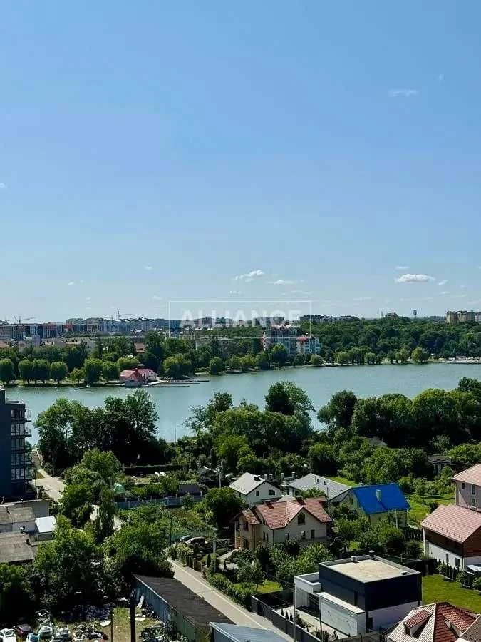 Неймовірна 3км квартира з виглядом на Озеро та гори в ЖК Біз