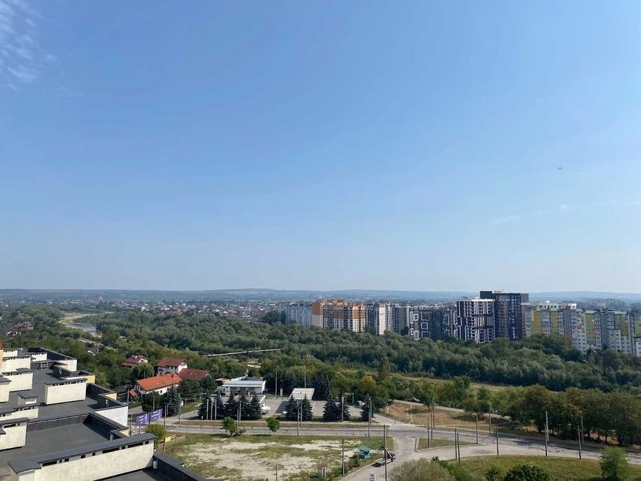 Трикімнатний пентхаус з шикарним краєвидом