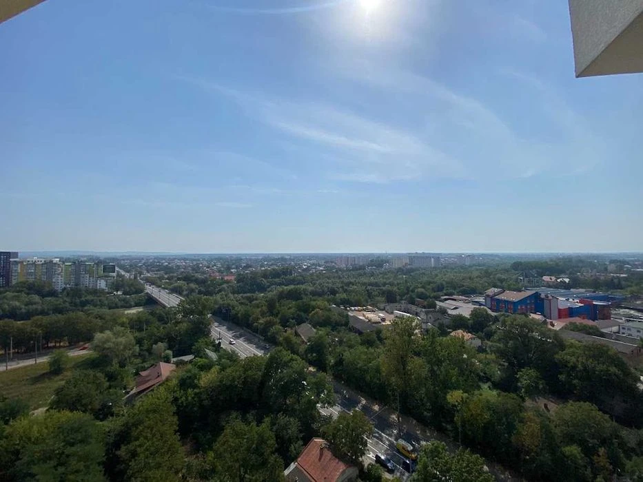 Трикімнатний пентхаус з шикарним краєвидом